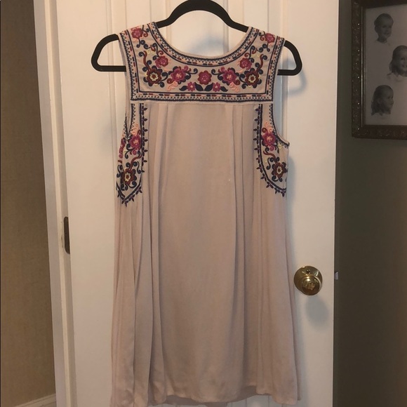Pretty flowered dress from Bevello. - Picture 1 of 4